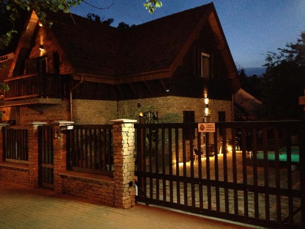 Smeraldo Villa Siofok Bagian luar foto